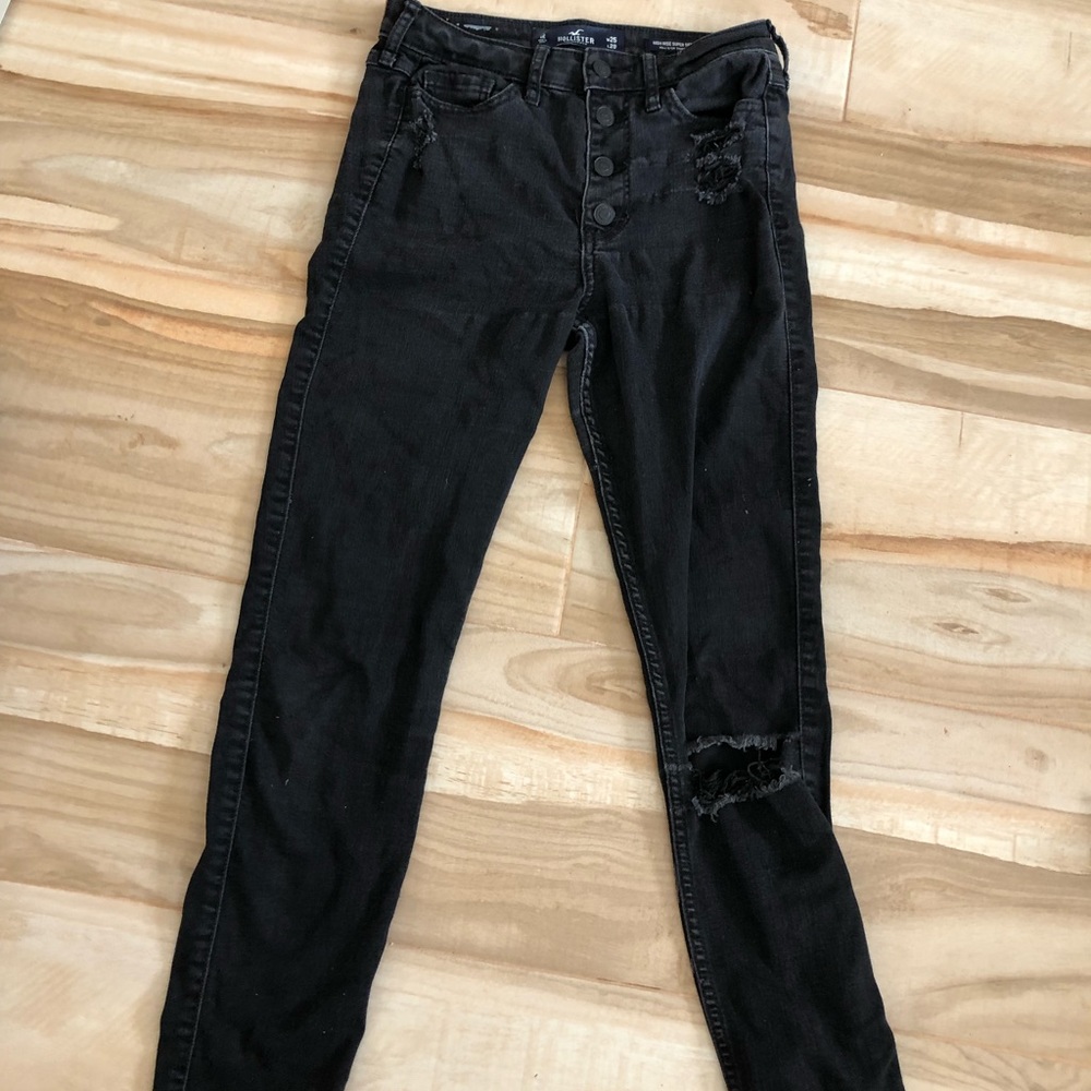 black hollister skinny jeans